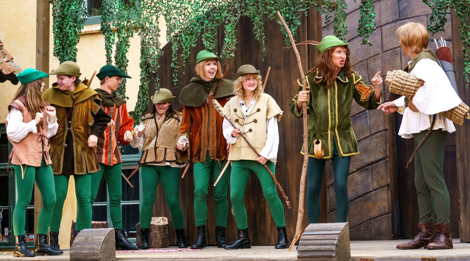 Anmeldelse: Robin Hood – langt ude at skyde!, Holbæk Museumsgård ...