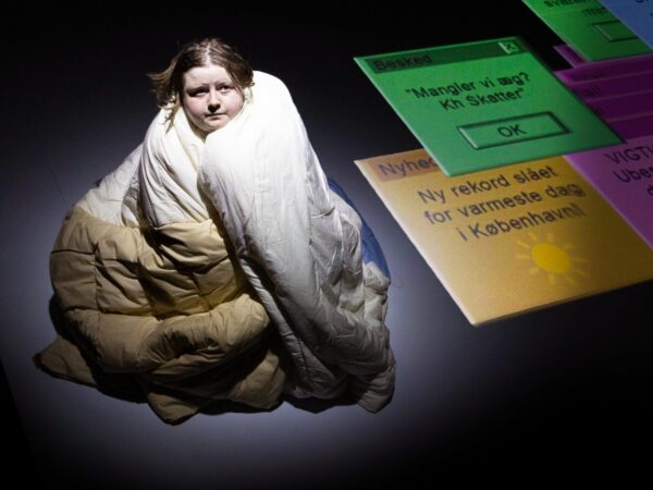 Anmeldelse: Hvordan kan en vandmand leve uden hjerne?, Blaagaard Teater