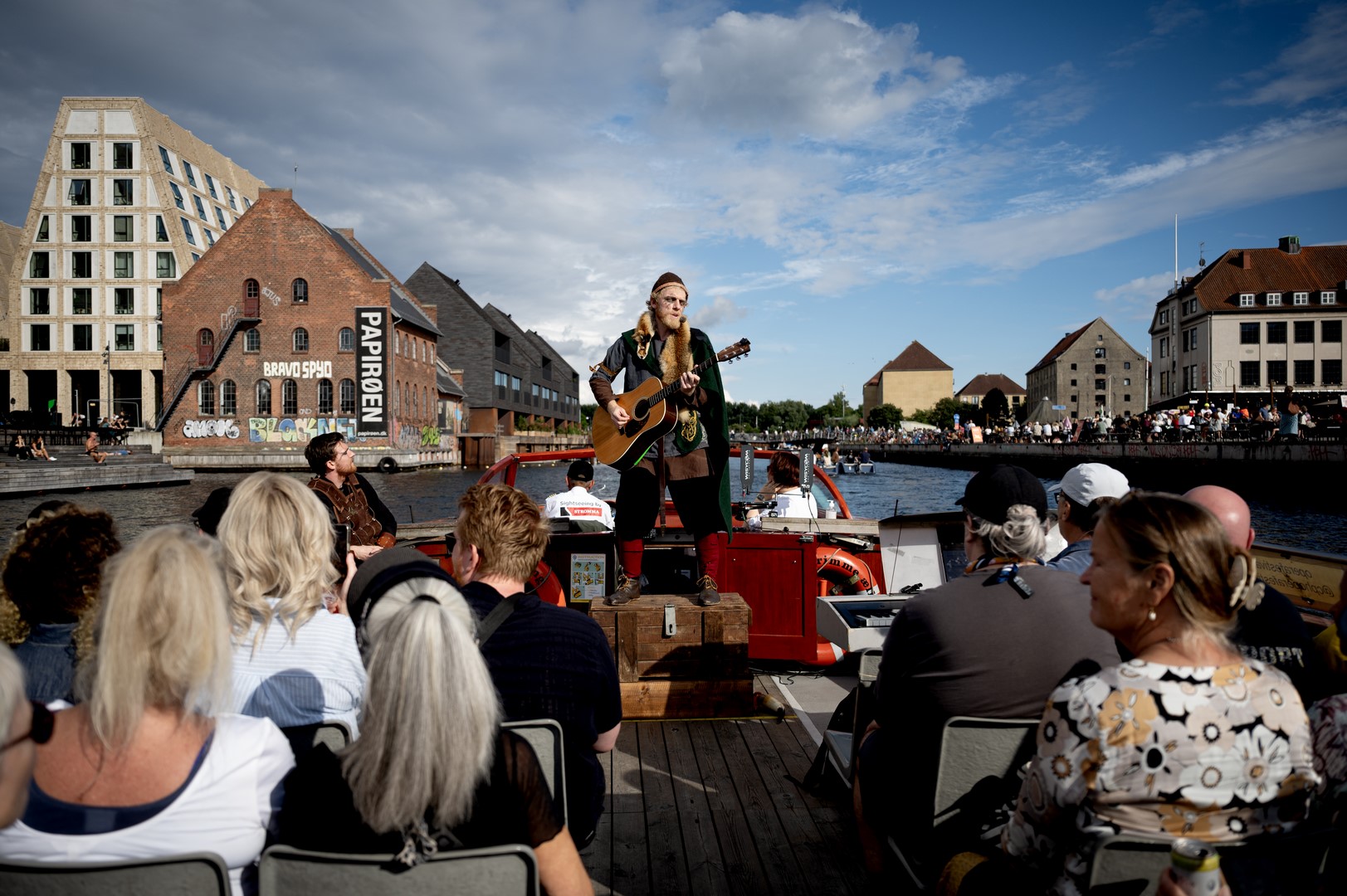 Anmeldelse: Showbåden 2025: I Holger Danskes fodspor, Copenhagen Opera Festival i samarbejde med Stromma Danmark