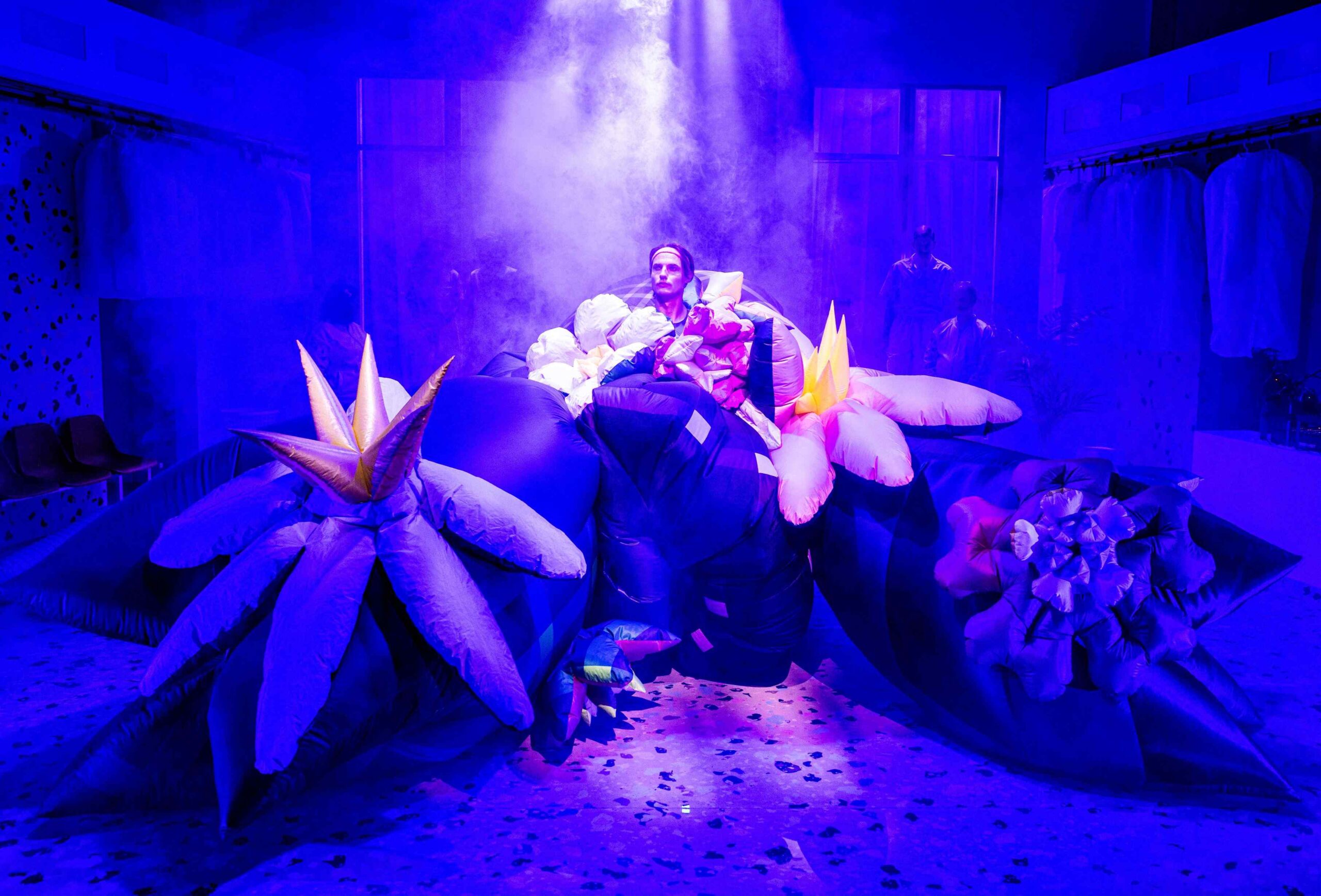 Anmeldelse: STOLT, Folketeatret