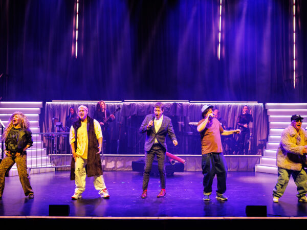 Anmeldelse: Aarhus Revyen 2026, Hermans (Aarhus Revyen)