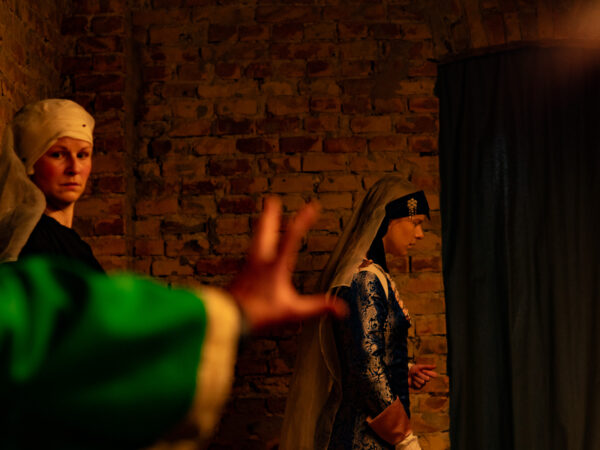 Anmeldelse: Daugthers of Lear, The Deer and Rabbits (Københavns Shakespeare Kompagni)