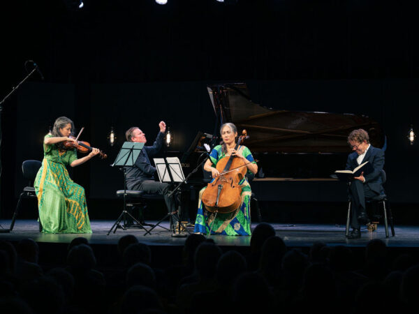 Anmeldelse: En digters bazar, Tivoli (Trio Con Brio Copenhagen og Søren Sætter-Lassen)